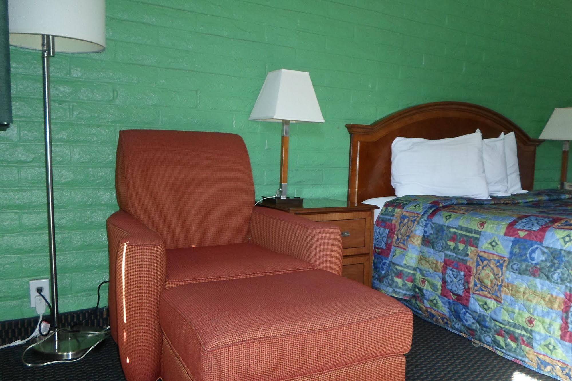 Hitching Post Studios Inn Santa Cruz Exterior photo